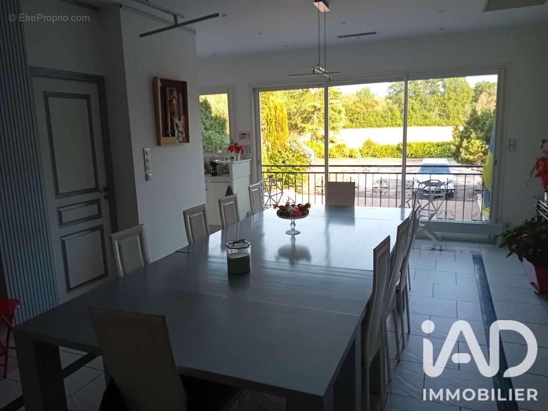 Maison 233 m² à Monteils  - photo 7