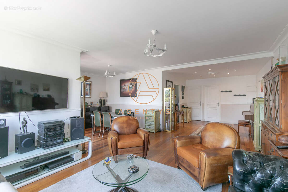 Appartement à SAINT-MAUR-DES-FOSSES