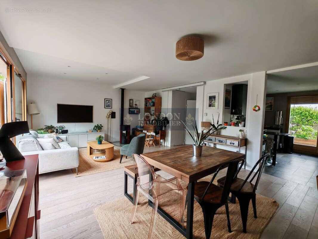 Maison à LES LOGES-EN-JOSAS