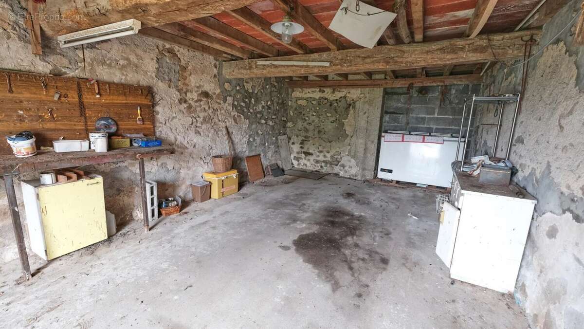 Maison à MONTIGNY-EN-MORVAN