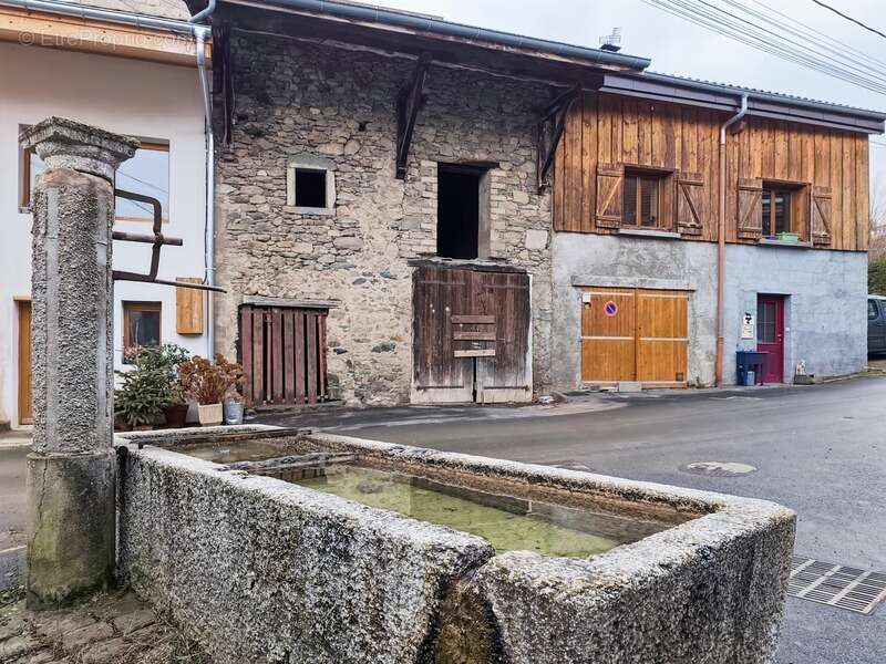 Maison à ALLINGES