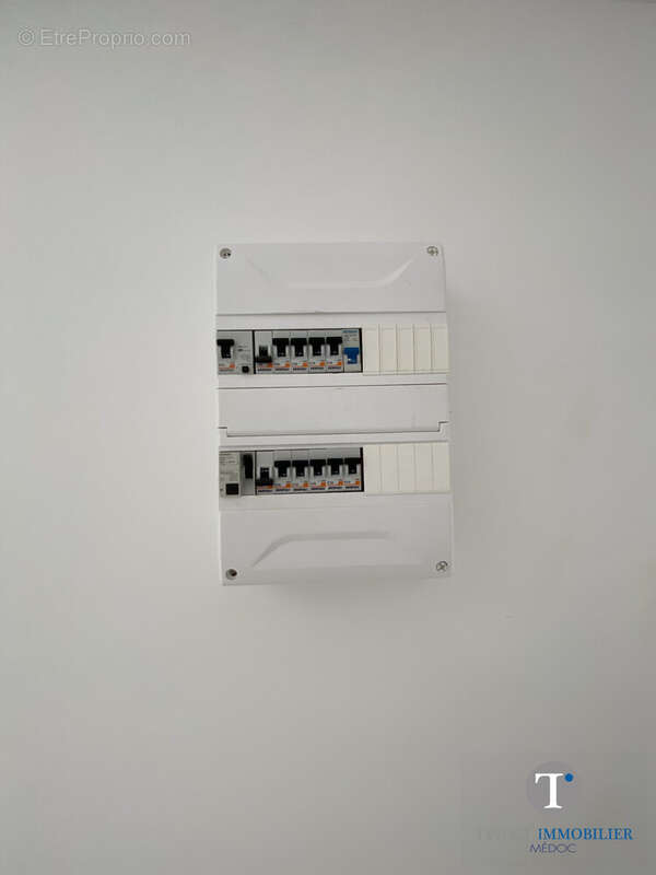 tableau electrique - Maison à LESPARRE-MEDOC