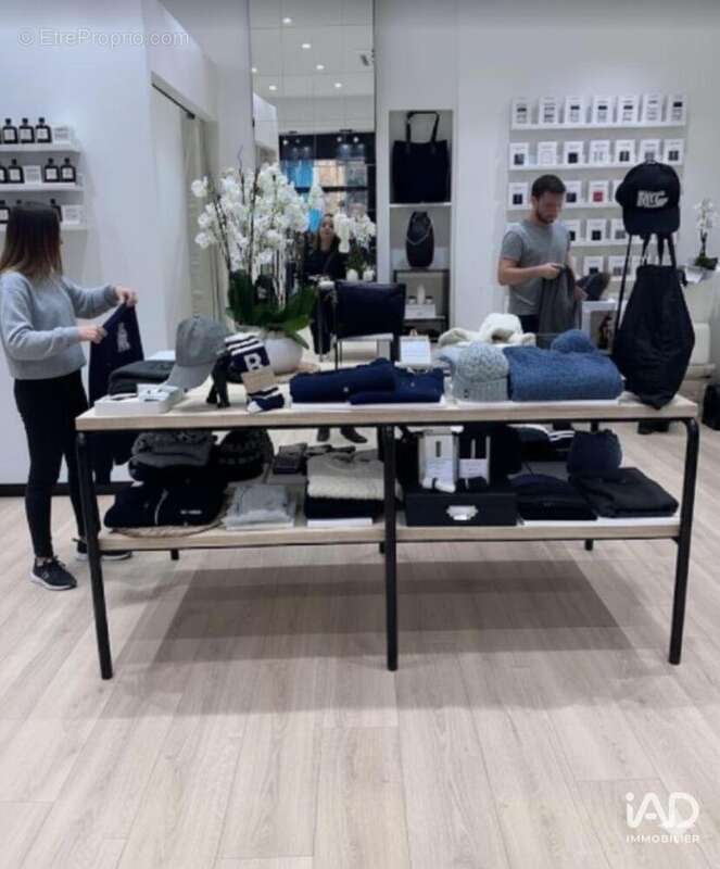 Photo 2 - Commerce à MARSEILLE-6E