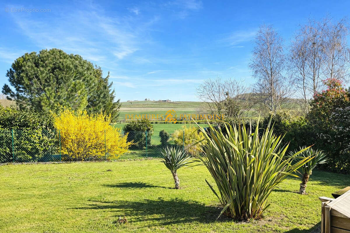 Maison à CHAMPAGNE-VIGNY