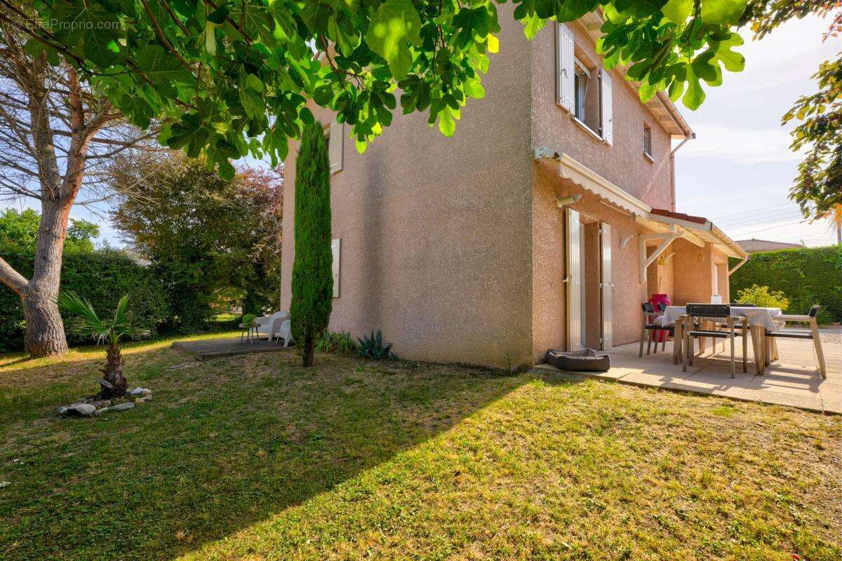 Maison de 4 pièces de 112 m² à Décines-Charpieu - photo 12