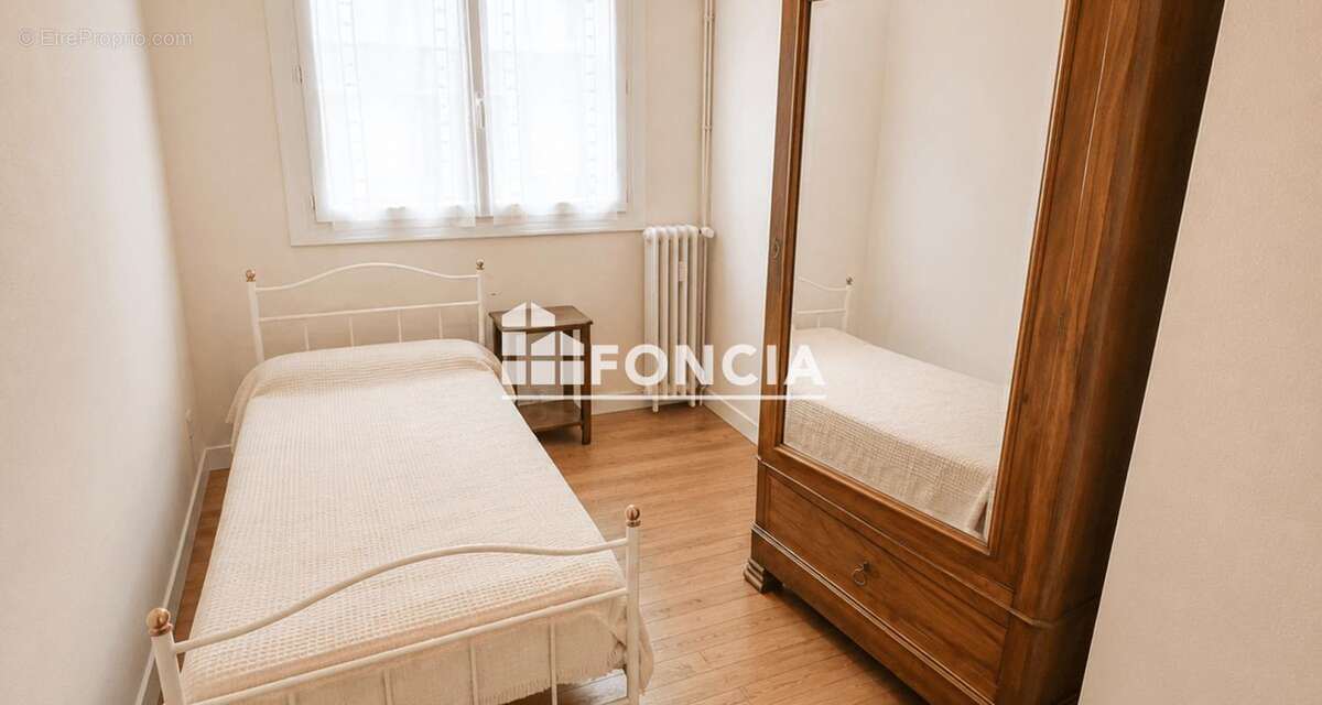 A saisir : T2 bis de 51m2 à rénover et rafraîchir, secteur Emile Labussière proche tous commerces et commodités - photo 4