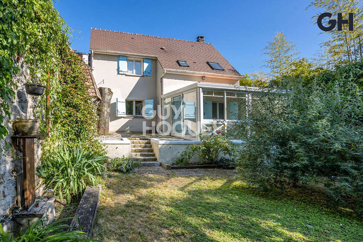 MAISON FAMILIALE (d'environ 125 m²) à SOISY SUR SEINE proche centre ville - photo 2