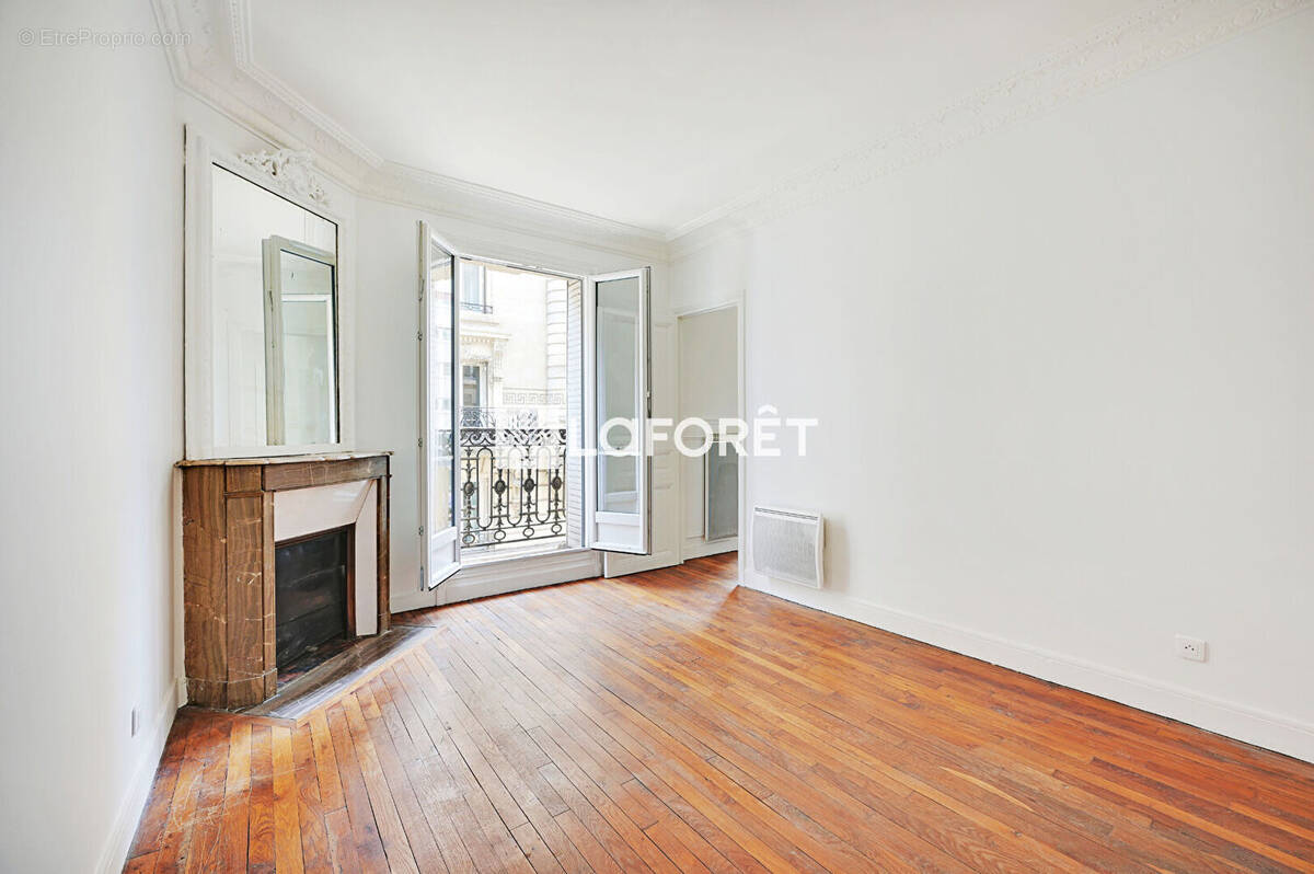 Appartement à PARIS-14E