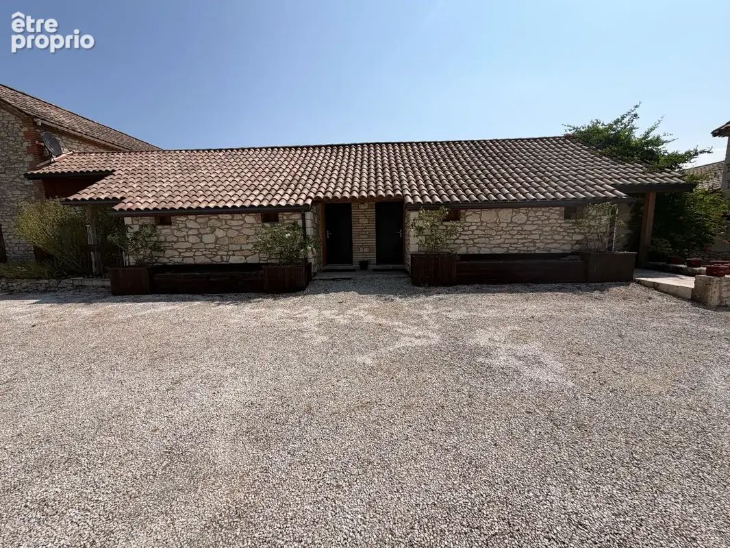 Très bel ensemble immobilier avec potentiel locatif, sur 12 ha - photo 19