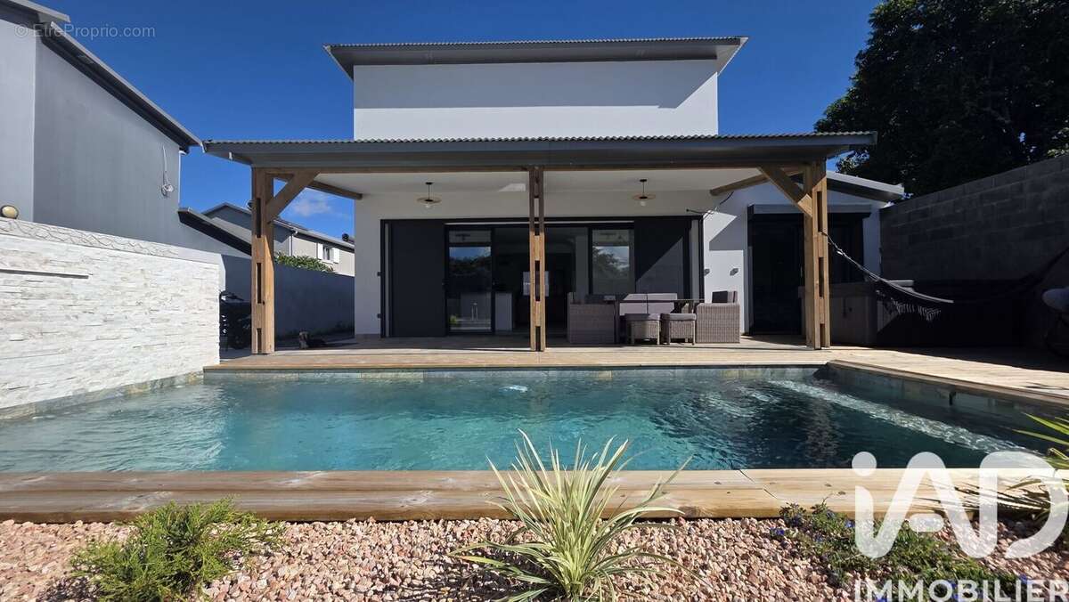 Photo 2 - Maison à SAINT-PIERRE