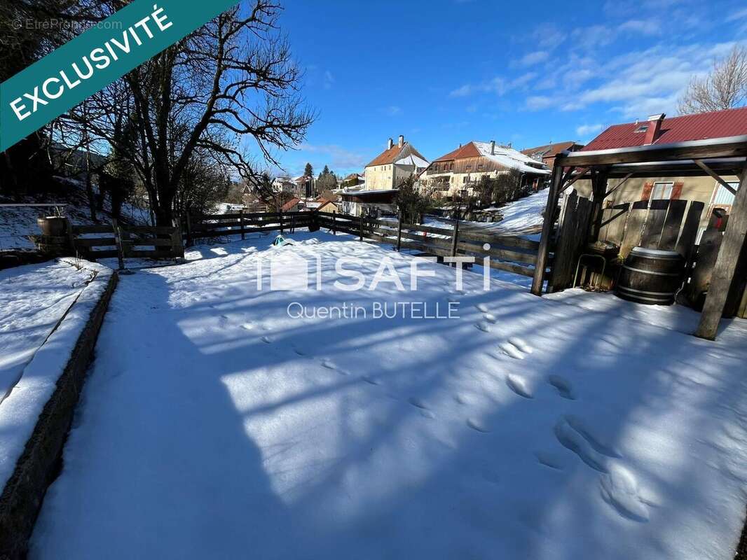 Maison 184 m² à Rochejean  - photo 8