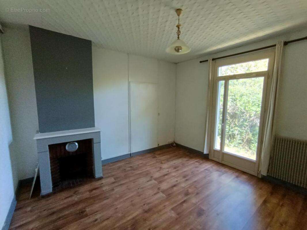 Maison à SAINT-SEURIN-SUR-L'ISLE