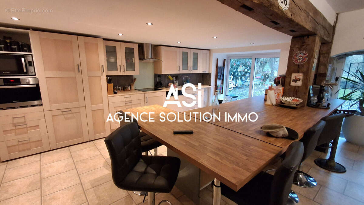 Maison à SAINT-GEORGES-LE-GAULTIER