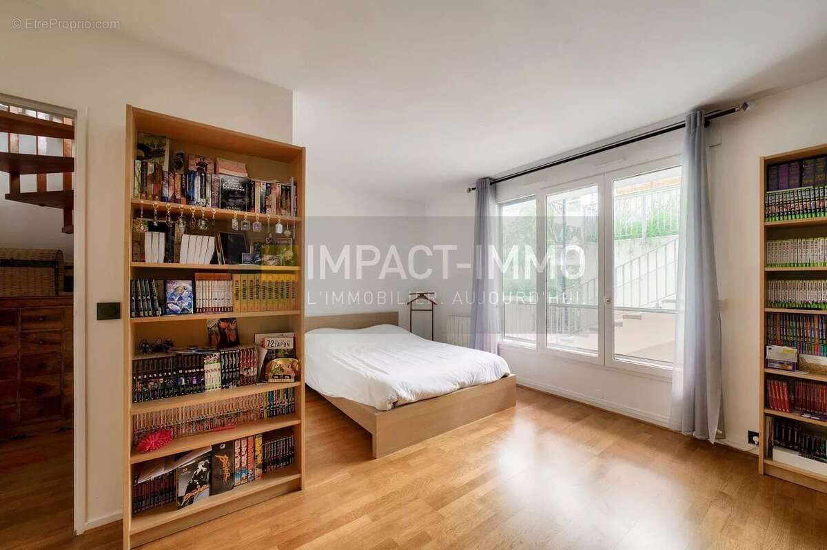 Appartement à COURBEVOIE