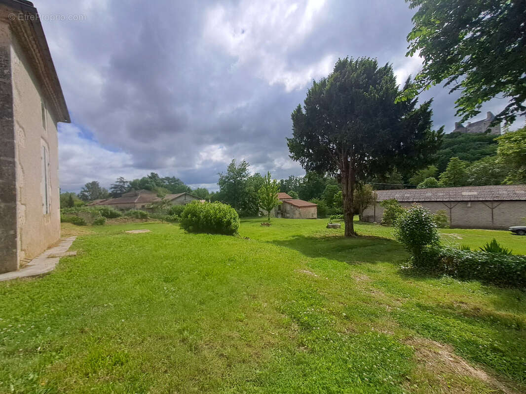 Maison à BUZET-SUR-BAISE