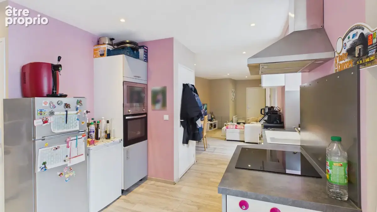 Immeuble de rapport au coeur de Decazeville. Local commercial et Appartement T2 - photo 5