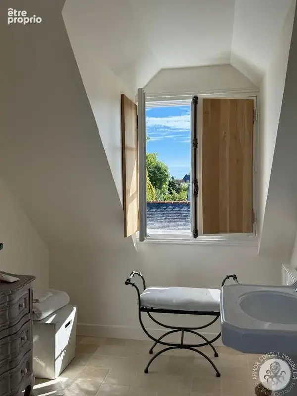 Maison rénovée en centre-bourg et proche plage - photo 18