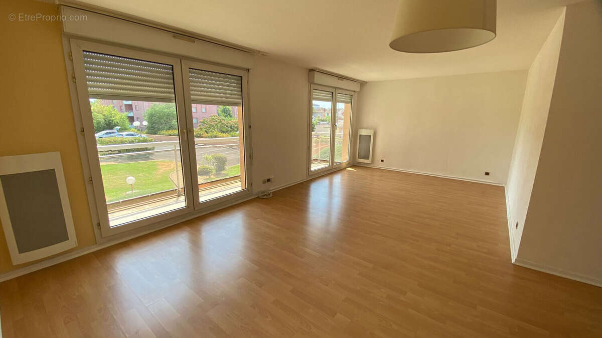 Appartement T3/T4 près de 78m² , Double séjour, balcon plein sud, 2 parkings et 2 caves - photo 6