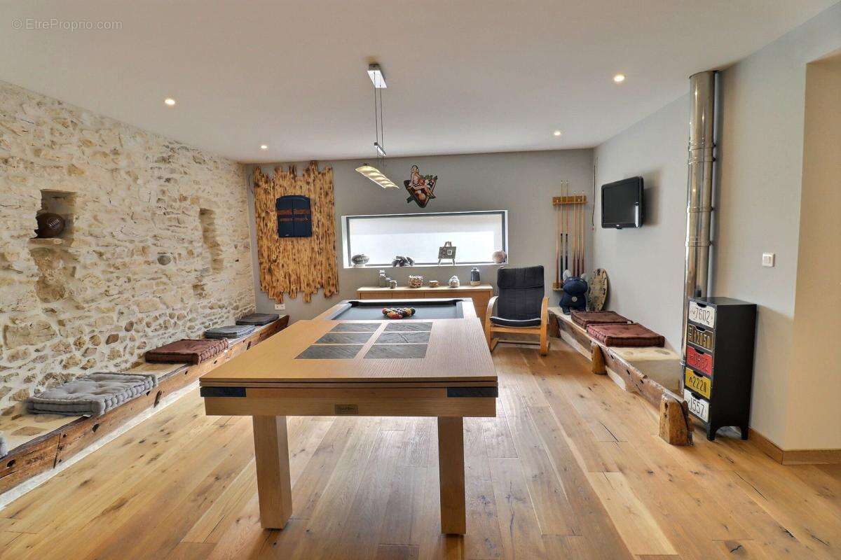 Belle maison en pierres - 200m² + dépendance - photo 7