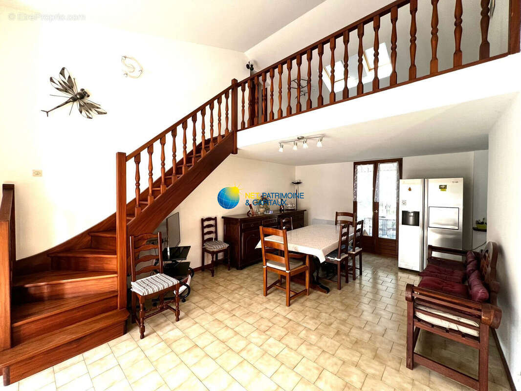 Maison à SIMIANE-COLLONGUE