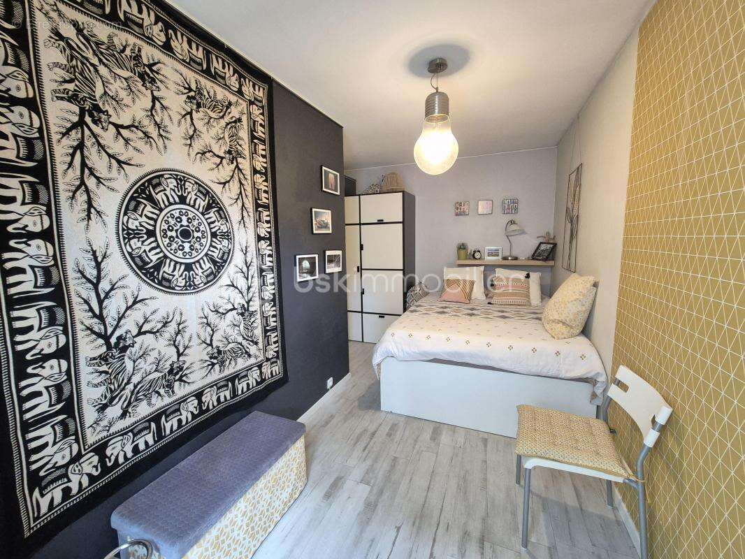 Appartement à COURCOURONNES