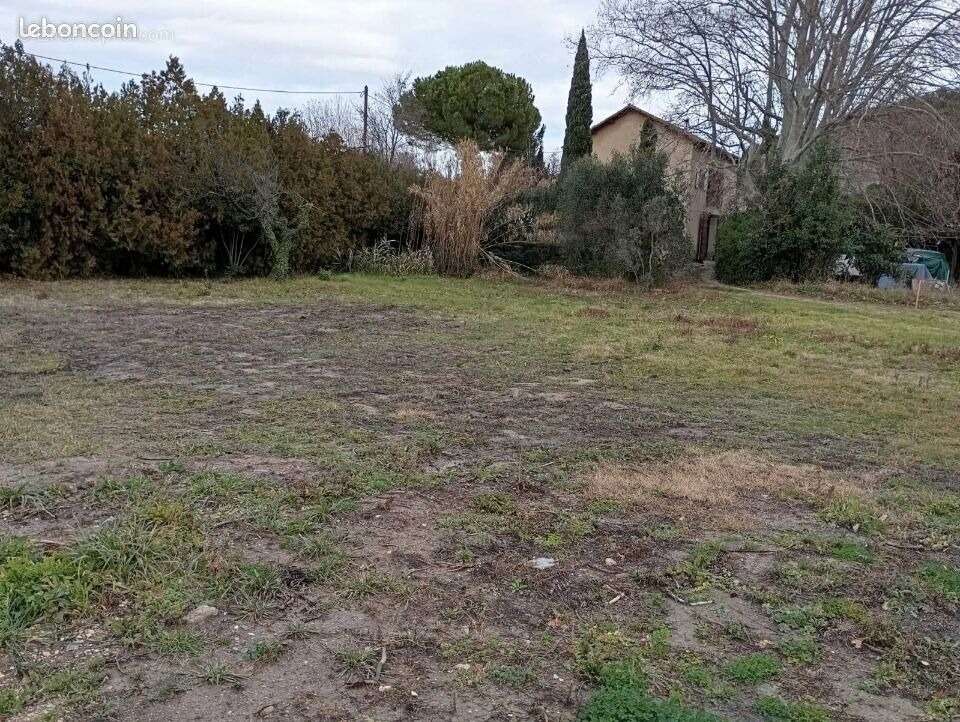 Terrain 550 m² à Saint-Chamas  - photo 2