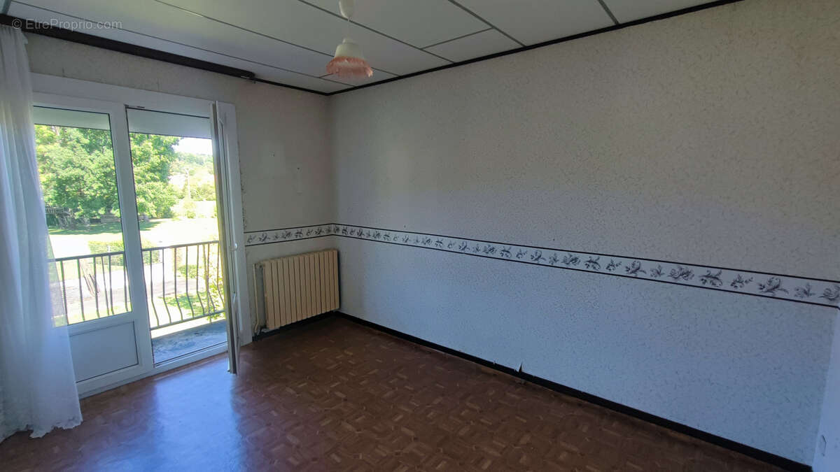 LOUGRES Maison Individuelle de 103m2 env. de type F5 - photo 10