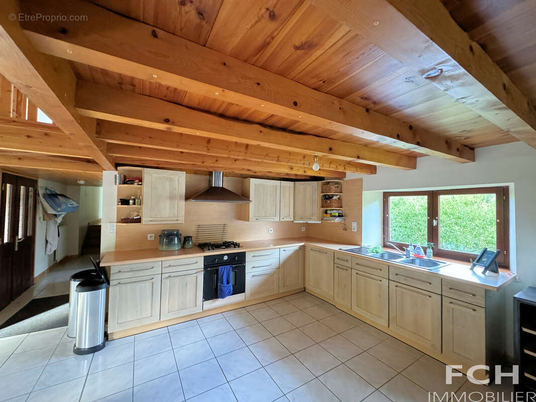 Maison en pierres avec grange et piscine - photo 5