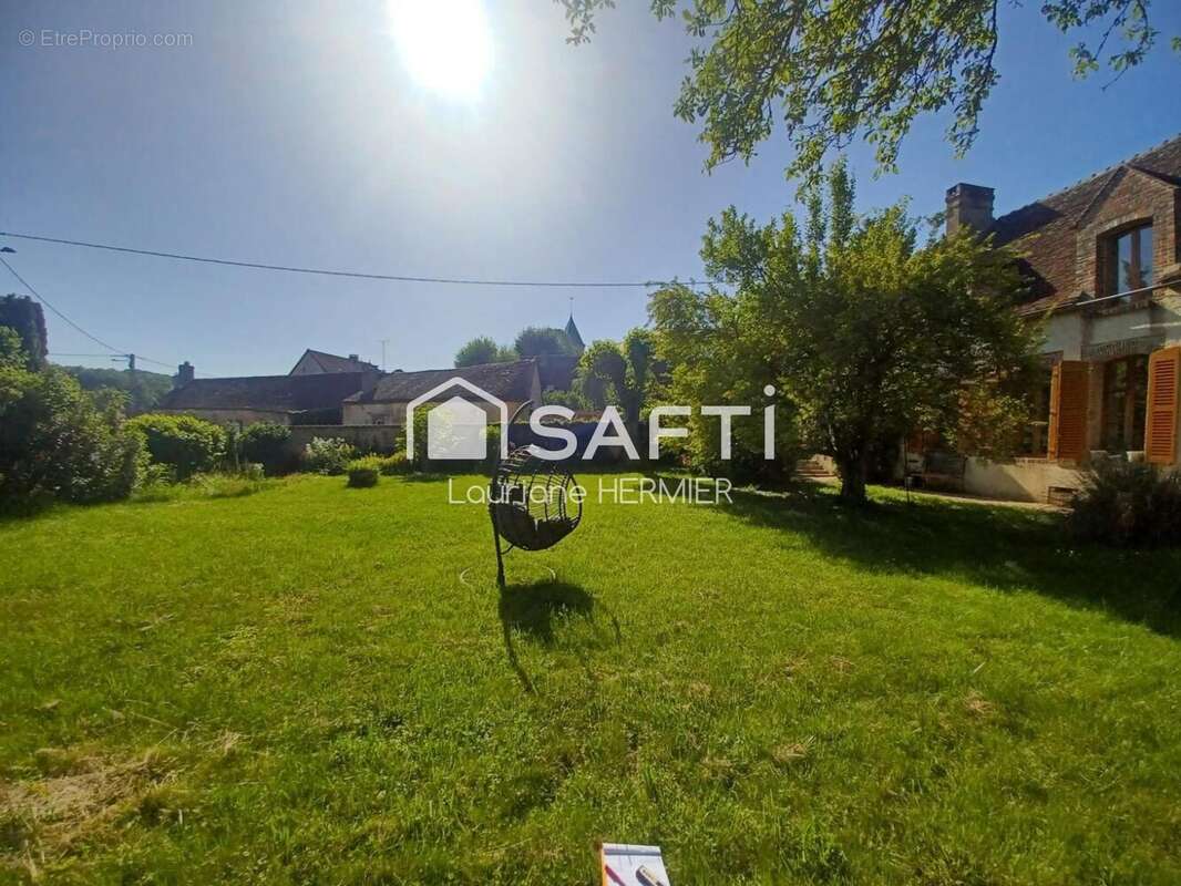 Maison 200 m² à Cerisiers  - photo 2