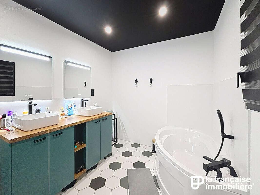 Maison à SAINT-AUBIN-DU-PAVAIL