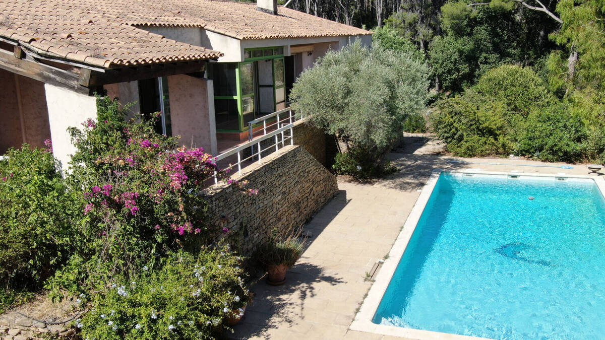 Maison à SAINT-CYR-SUR-MER