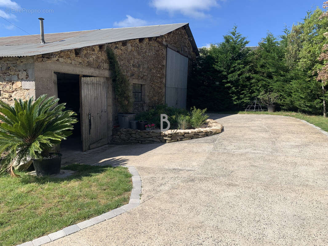 Maison à PRADINAS