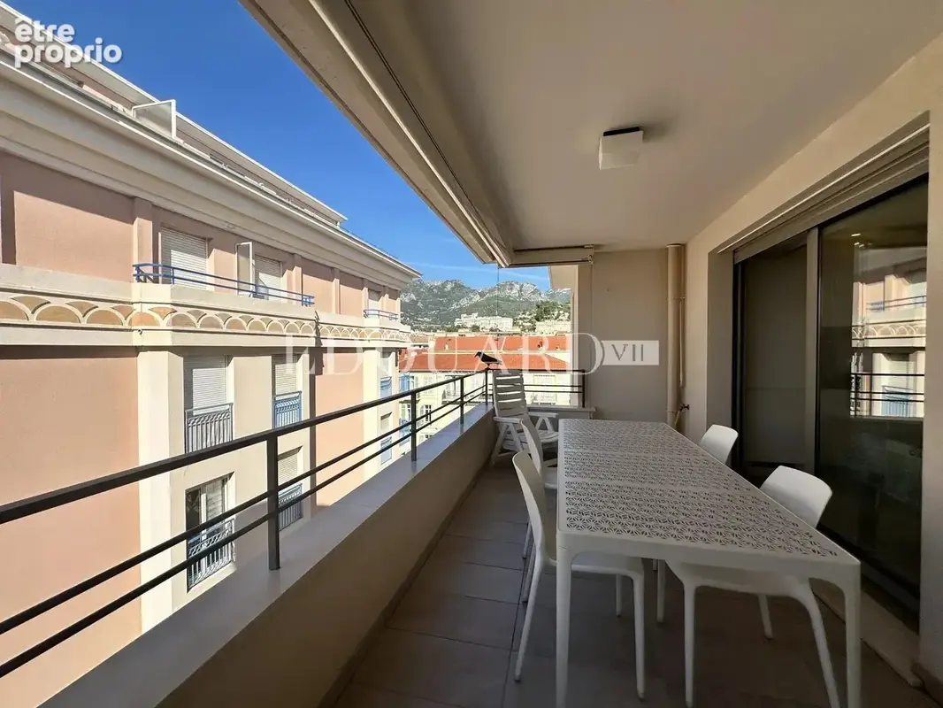Trois pièces en superbe état avec grande terrasse et possibilité double garage, en plein centre de Menton - photo 15