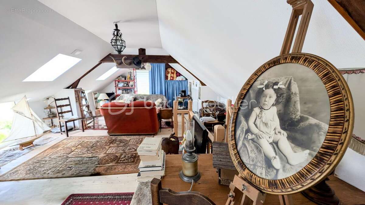 Maison en pierre de ville avec cour ! - photo 3