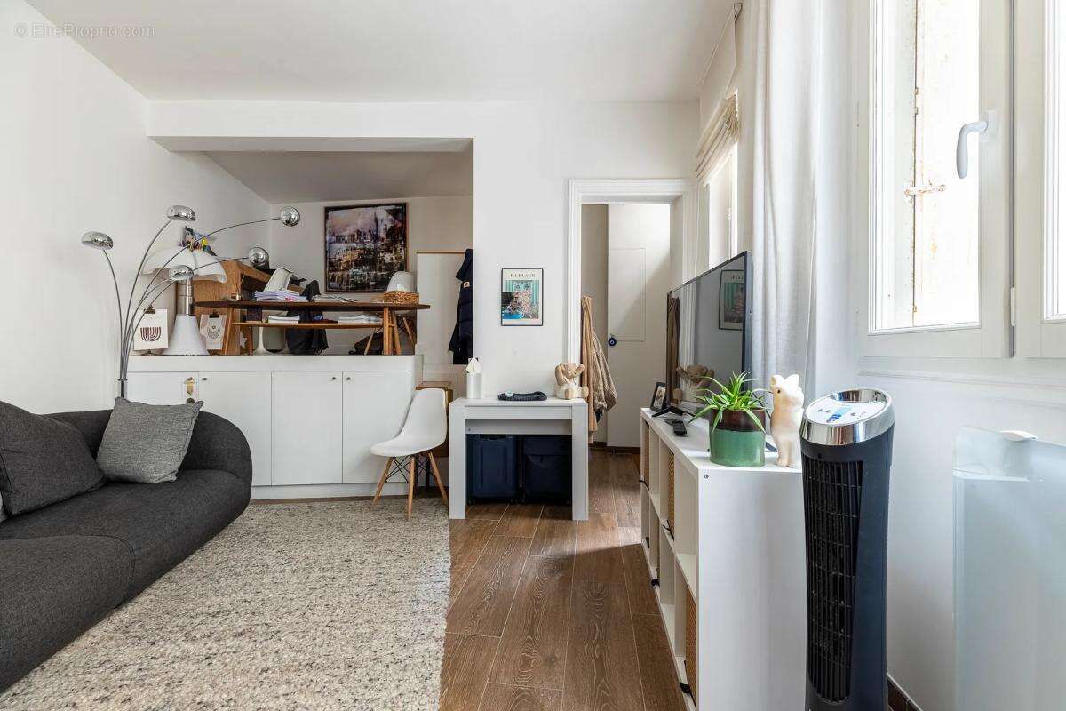 Appartement à PARIS-7E