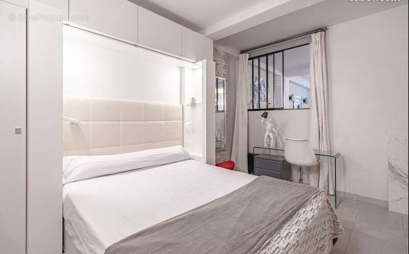 Appartement à PARIS-2E