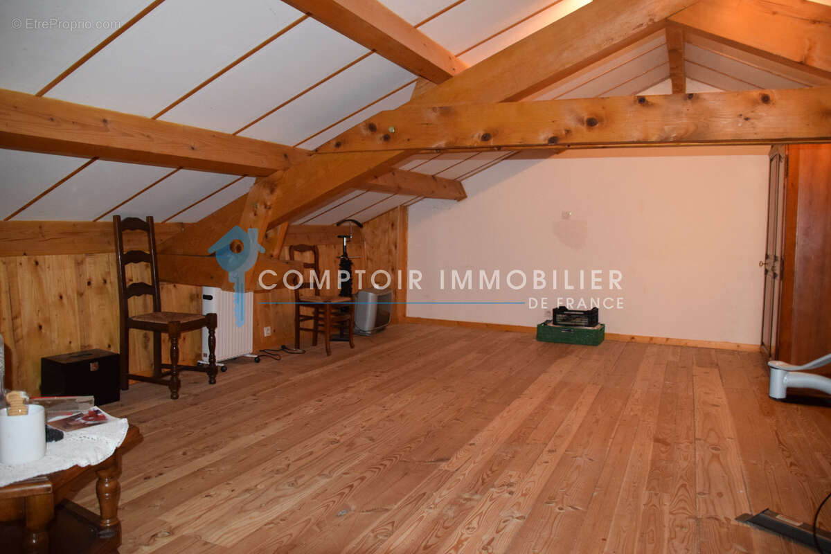 Dépt. 07 - A VENDRE AU CROS DE GERORAND - Grande maison rénovée de 250 m2 -Parcelle de 1.020 m2 - photo 13