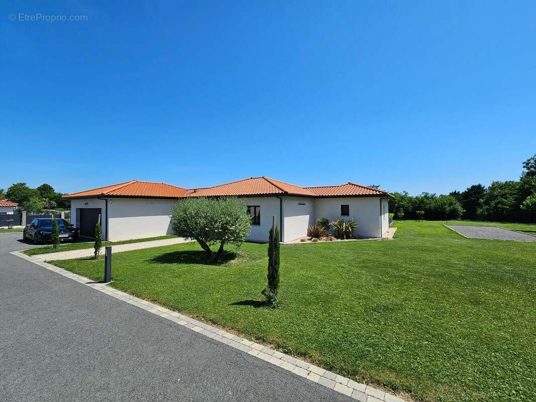 Photo 2 - Maison à MONTPENSIER