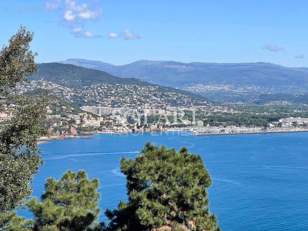 Maison à THEOULE-SUR-MER