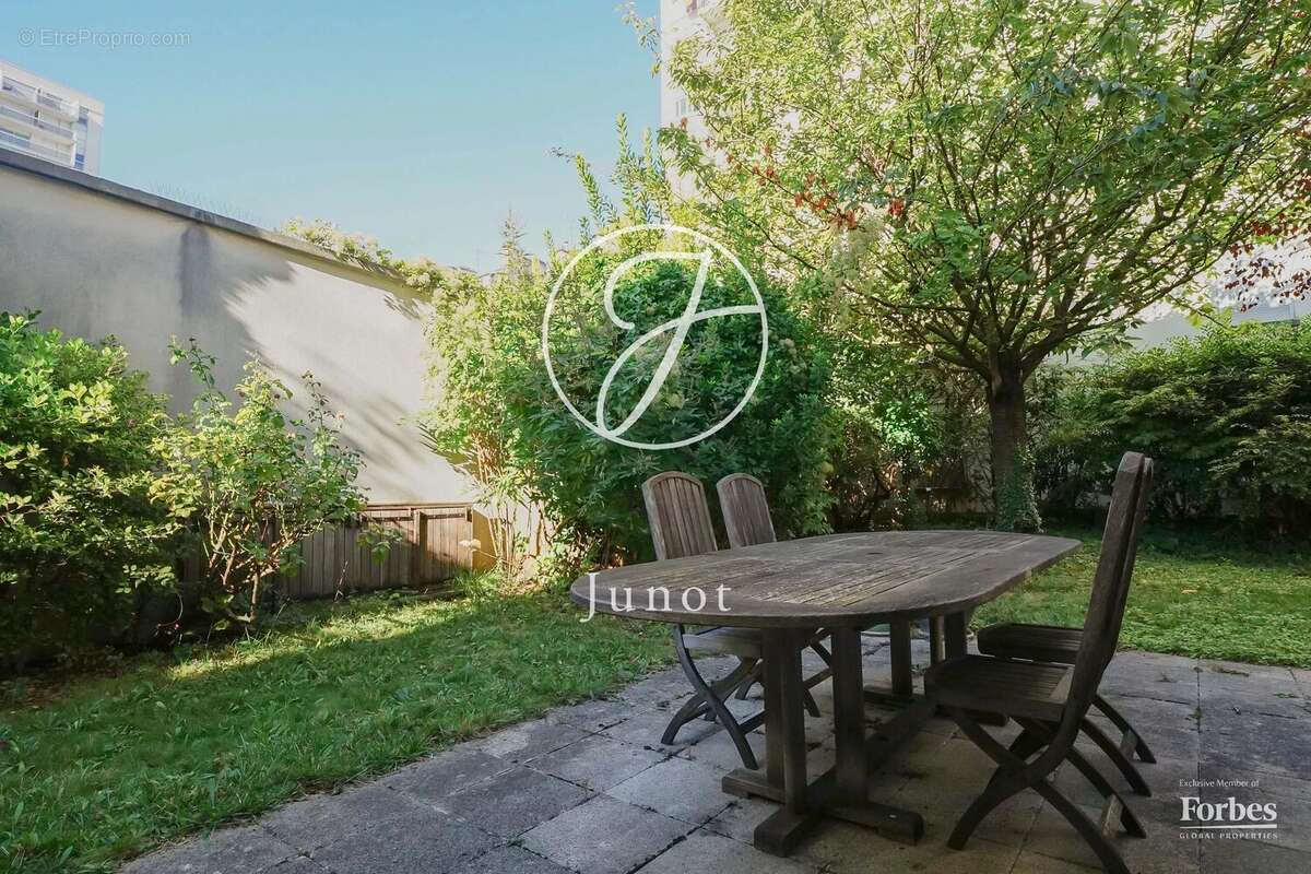 Maison à PARIS-14E