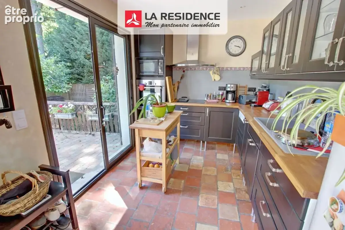 Maison 110 m² à Le Mesnil-Saint-Denis  - photo 5