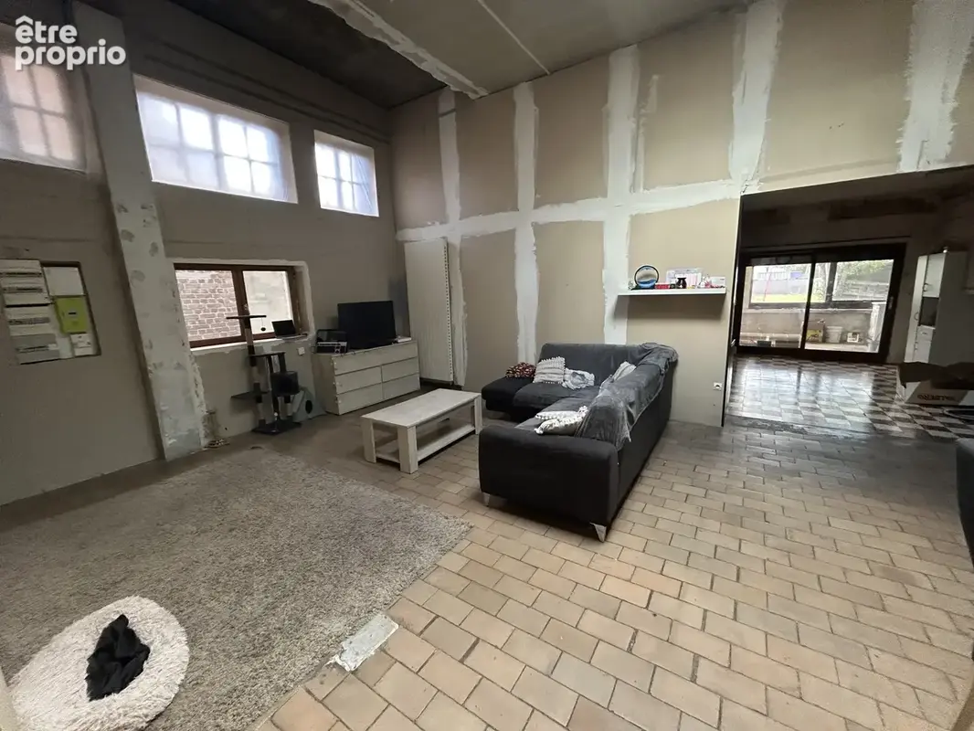 Proche A23, beau potentiel pour cette maison à rénover développant environ 241m2 + sous-sol ! - photo 10