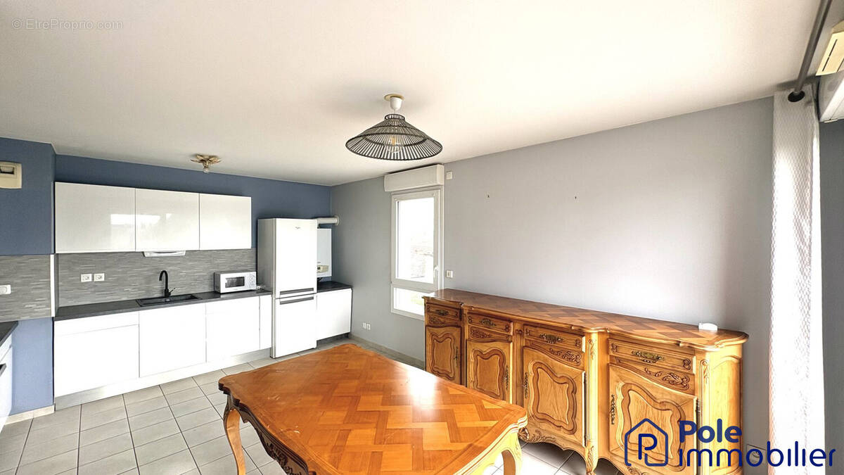 Pièce de vie - Appartement à MONDEVILLE