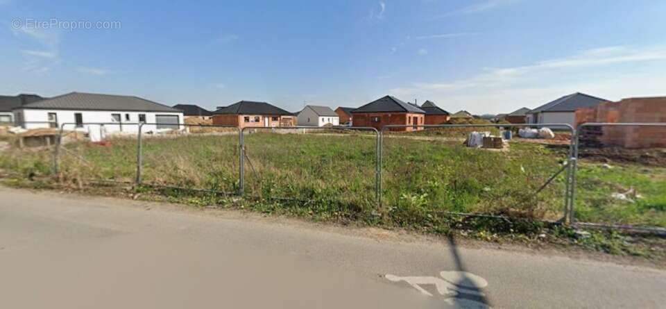 Terrain à MONTIGNY-EN-GOHELLE