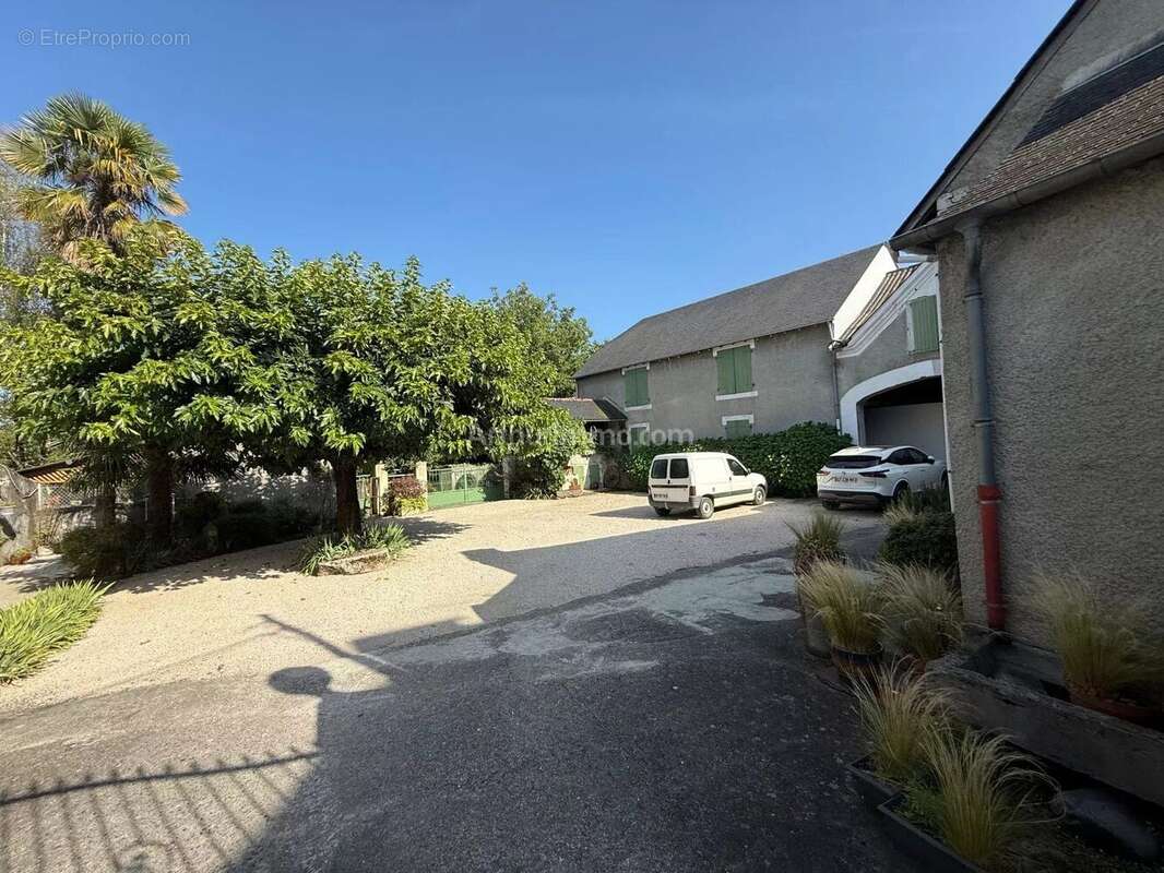 Maison à LAMARQUE-PONTACQ