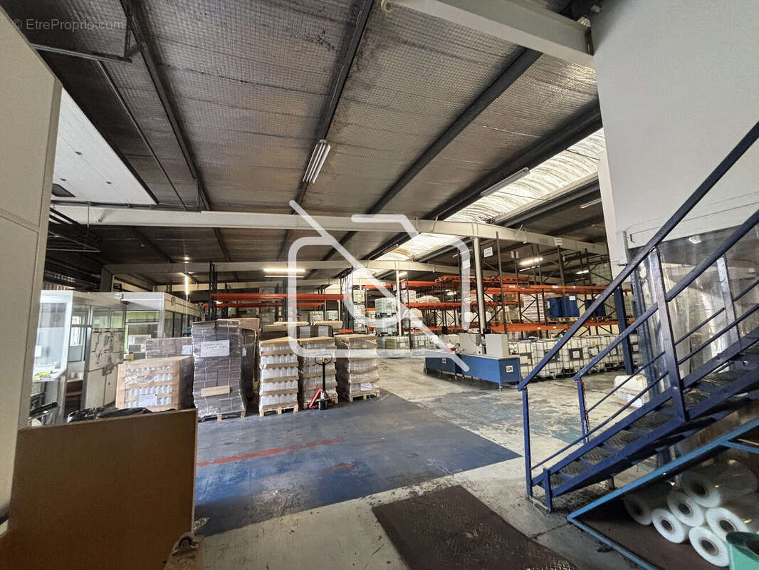 Commerce à MONTIGNY-LE-BRETONNEUX