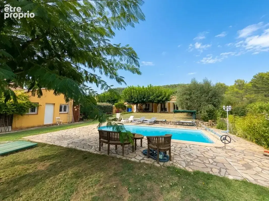 Le val - a 15 minutes de cotignac - maison provençale avec piscine sur 2 000 m²  de terrain - photo 2