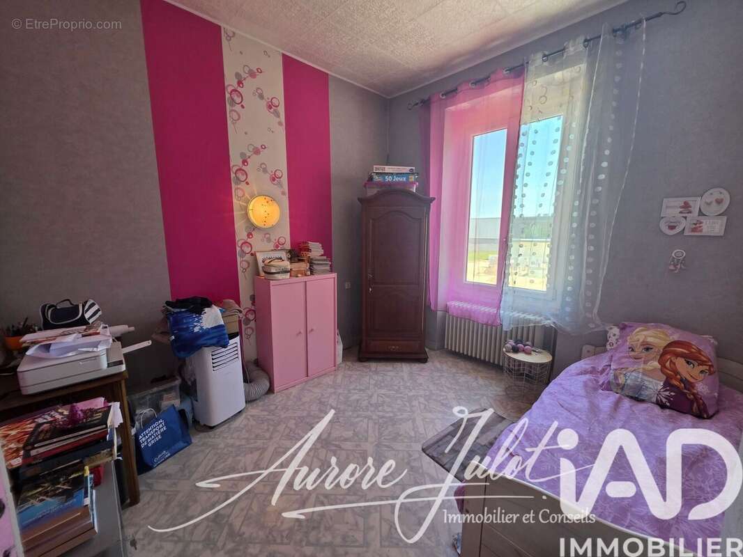 Maison 130 m² à Les Abrets  - photo 4