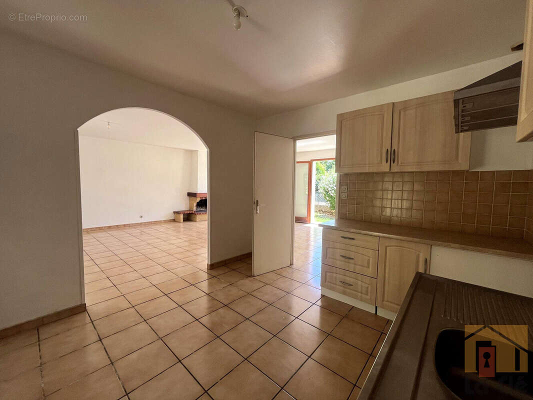Maison 106 m² à Colayrac-Saint-Cirq  - photo 6