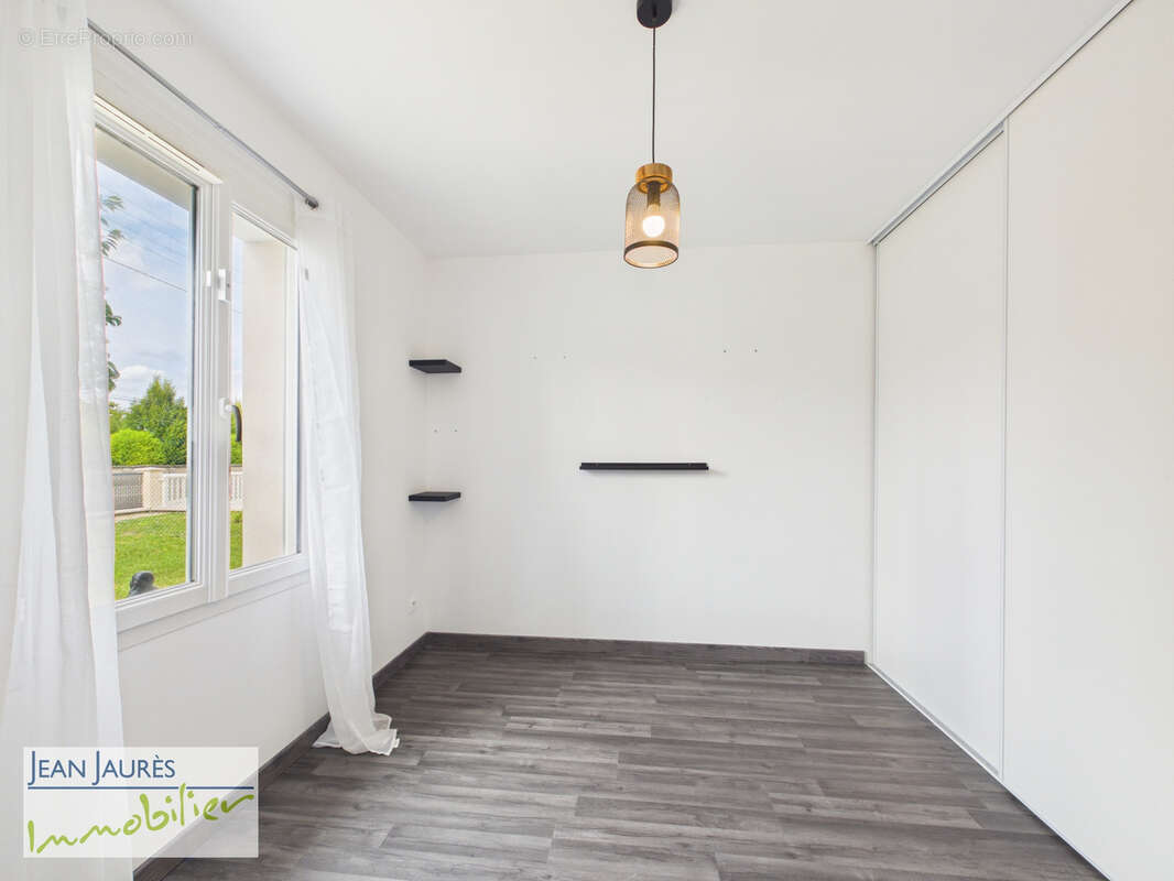 Maison récente sur un secteur privilégié - photo 9